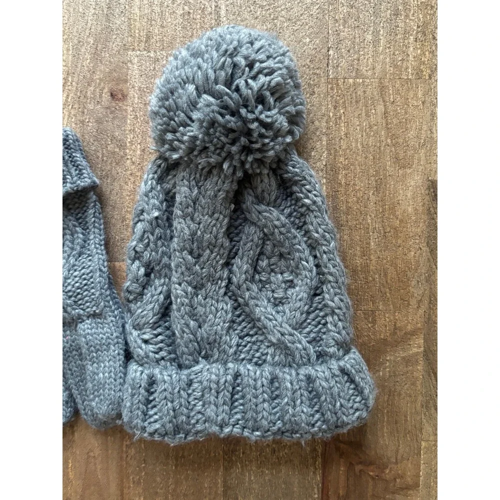 Gray knit cable knit pom pom hat and mittens set